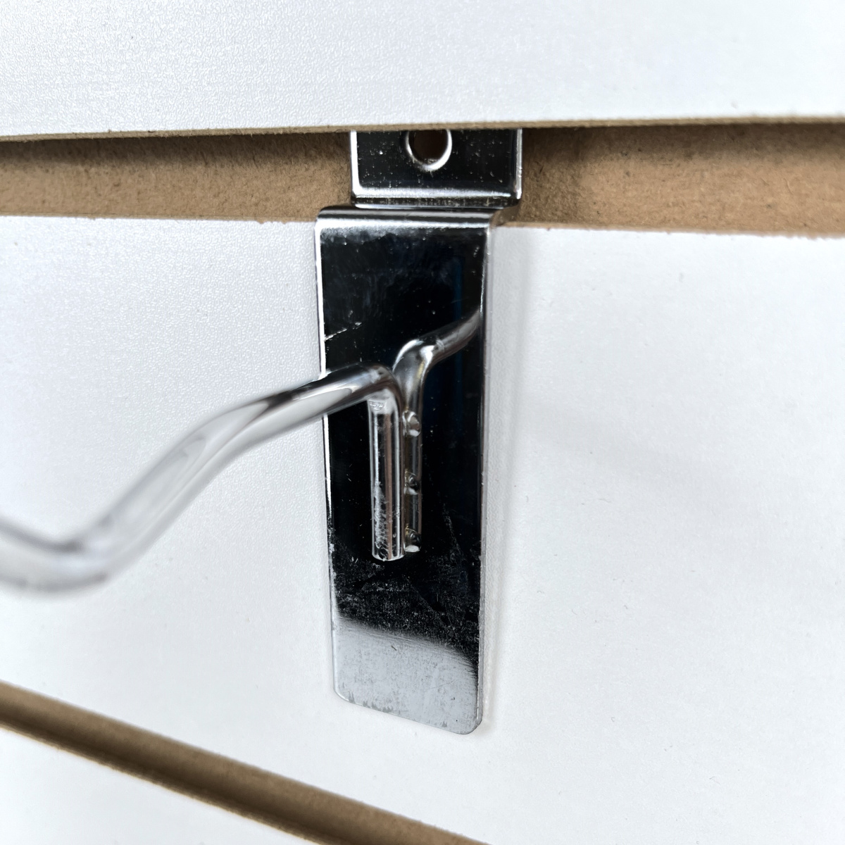 kronshteyn-zmeyka-na-ekonompanel-khrom-f107c-4