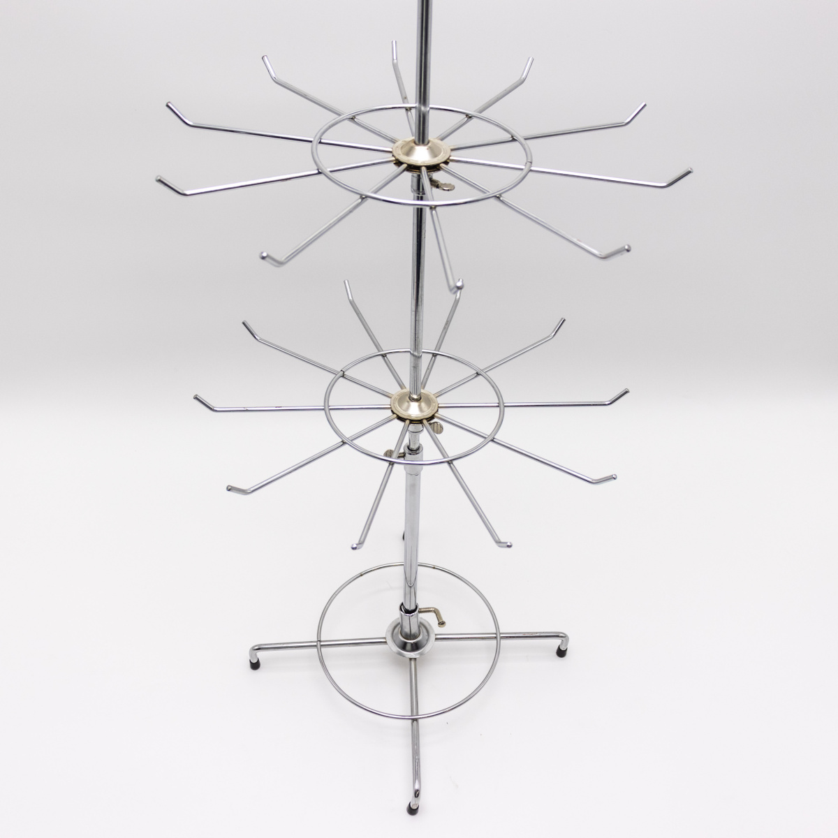 veshalo-nastolnoe-tri-yarusa-h-850mm-d330mm-khrom-1