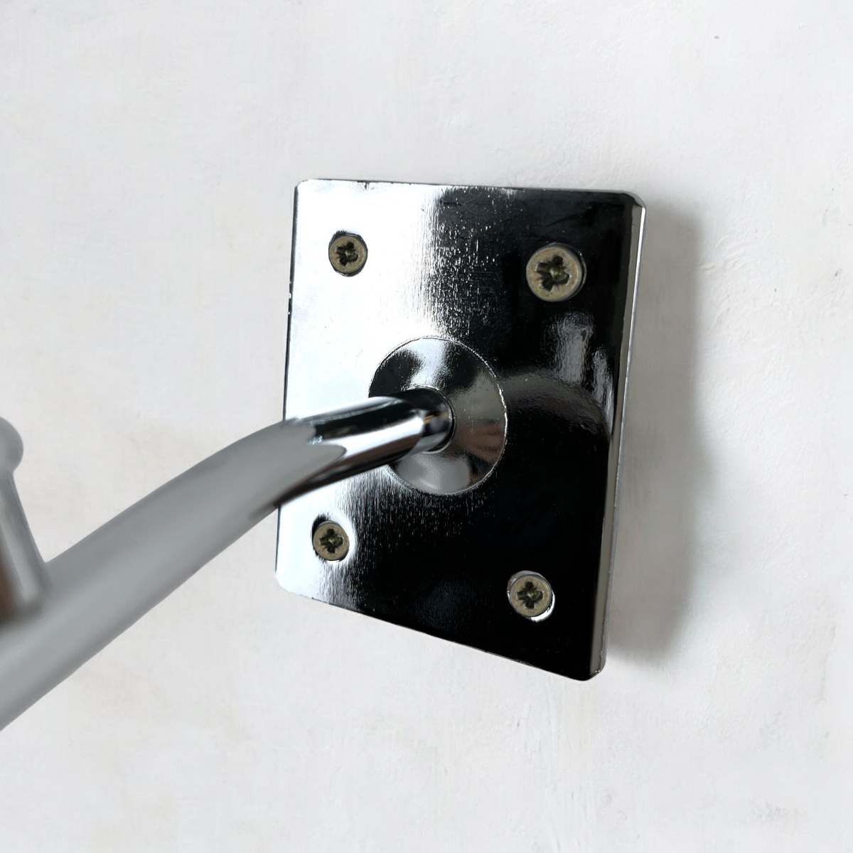 kronshteyn-k-stene-d-8mm-7-shtyrkov-khrom-470-d-45-300-1