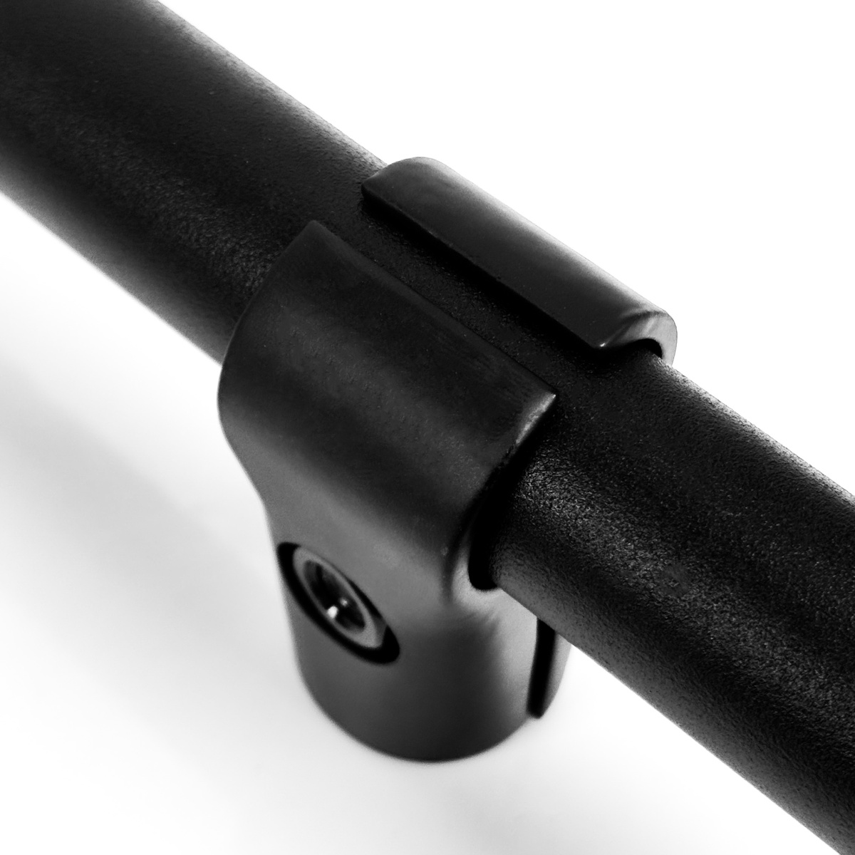 zazhim-dlya-trub-v-3-kh-napravleniyakh-d-25mm-t-obraznyy-chernyy-u1-r-42m-black-3