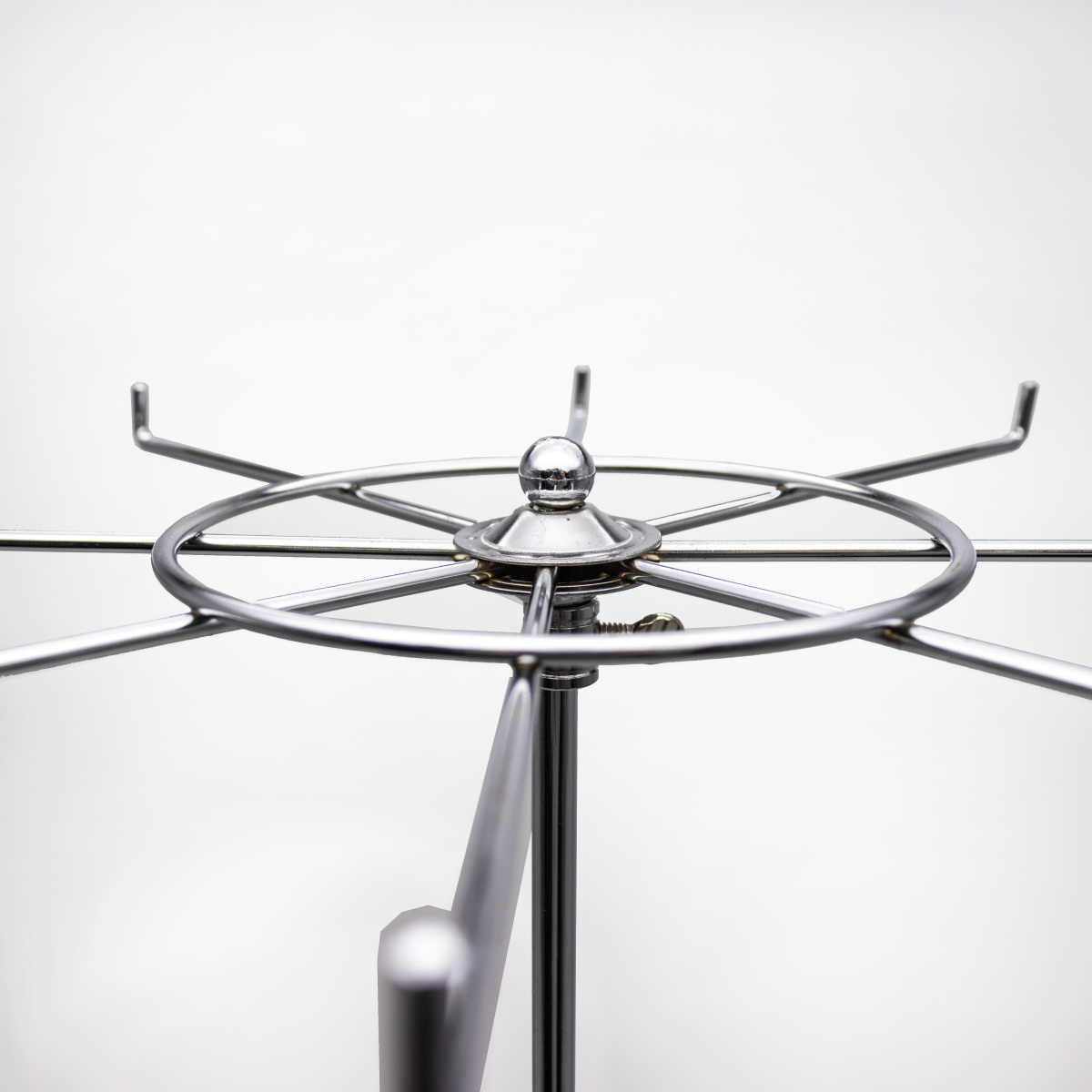 veshalo-nastolnoe-dva-yarusa-h-700mm-d220mm-khrom-4