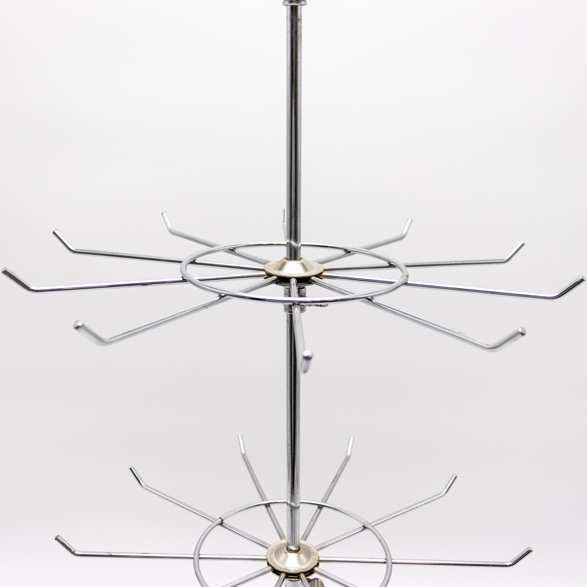 veshalo-nastolnoe-tri-yarusa-h-850mm-d330mm-khrom-3