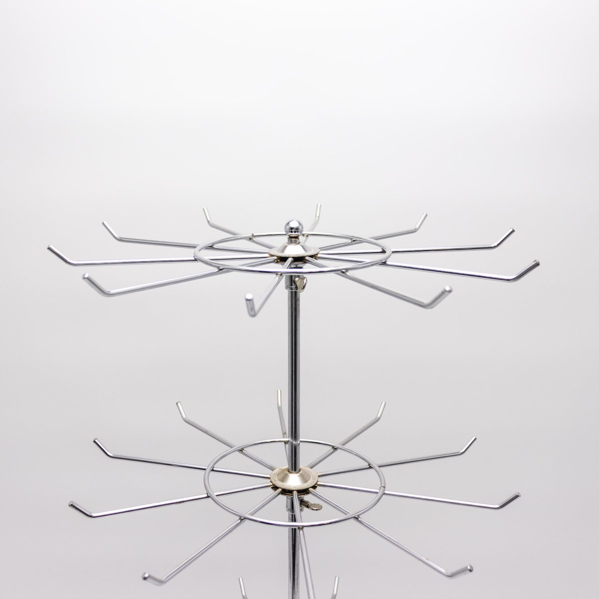 veshalo-nastolnoe-tri-yarusa-h-850mm-d330mm-khrom-2