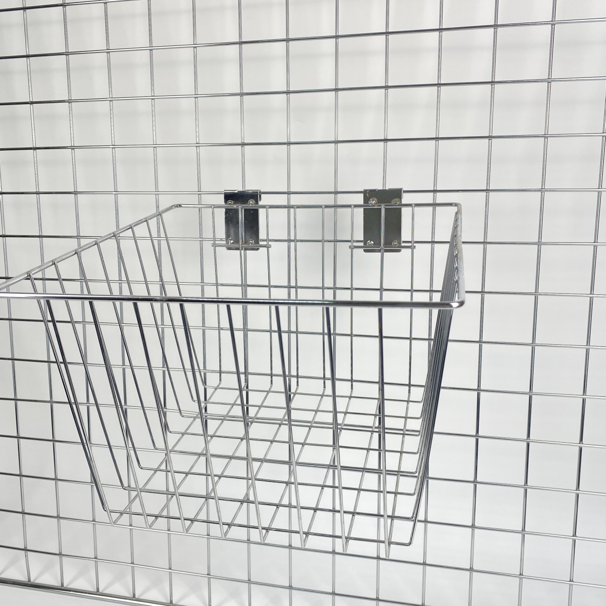 korzina-na-setku-malenkaya-300-300-200mm-khrom-6
