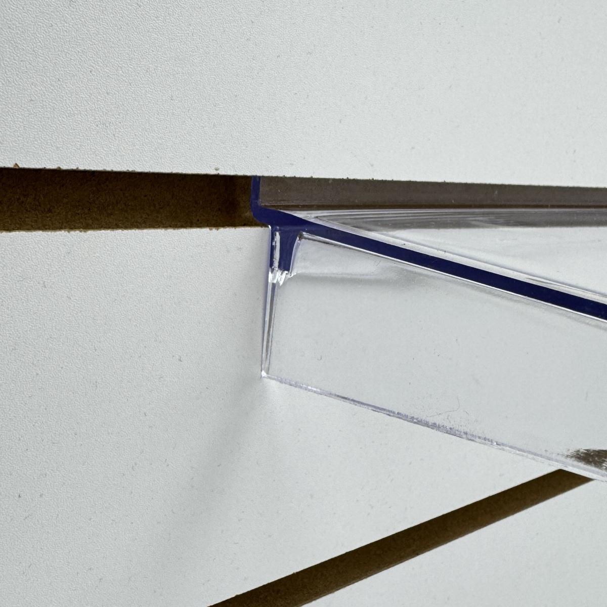 polka-490-210mm-s-oporami-i-ogranichitelem-akril-na-ekonompanel-f191-m-120-3