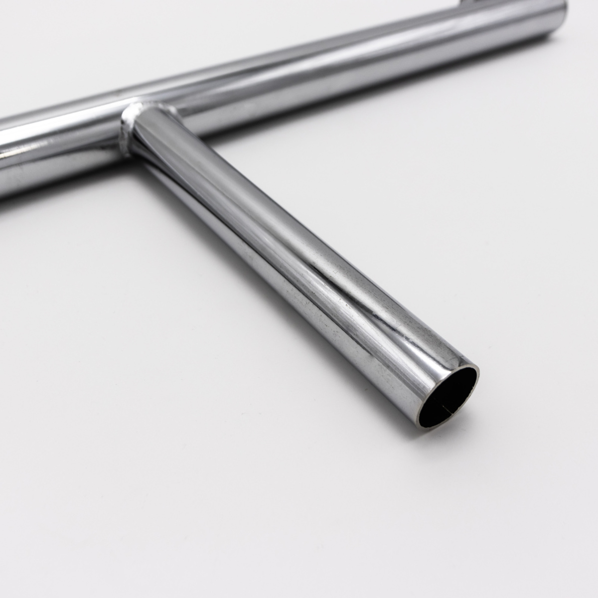 konsol-t-obraznaya-truba-khrom-6